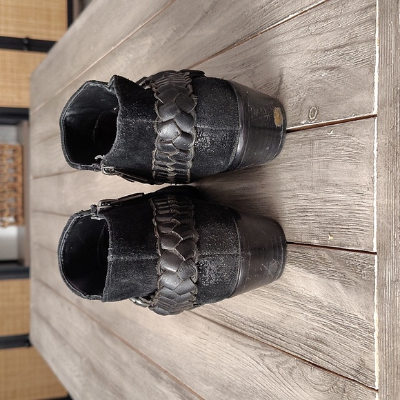 Sam Edelman Chic Black Suede Posey Ankle Booties with Studded Strap Size 6.5 - Picture 9 of 11